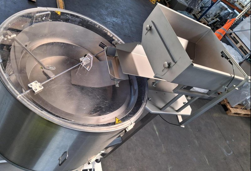 Sortec SFA 45 Vibrationswendelförderer mit Bunker
