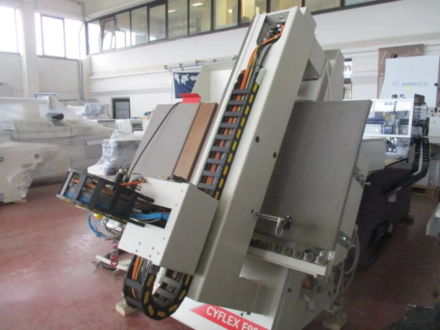 CENTRO DI LAVORO SCM MOD. CYFLEX F900 - 2