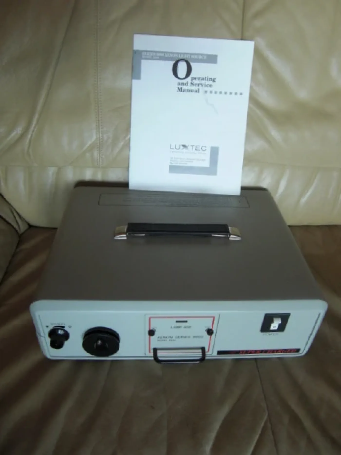 Luxtec Corp. Model 9300 Xenon Endoskopie Kaltlichtquelle (Xenon) - 1