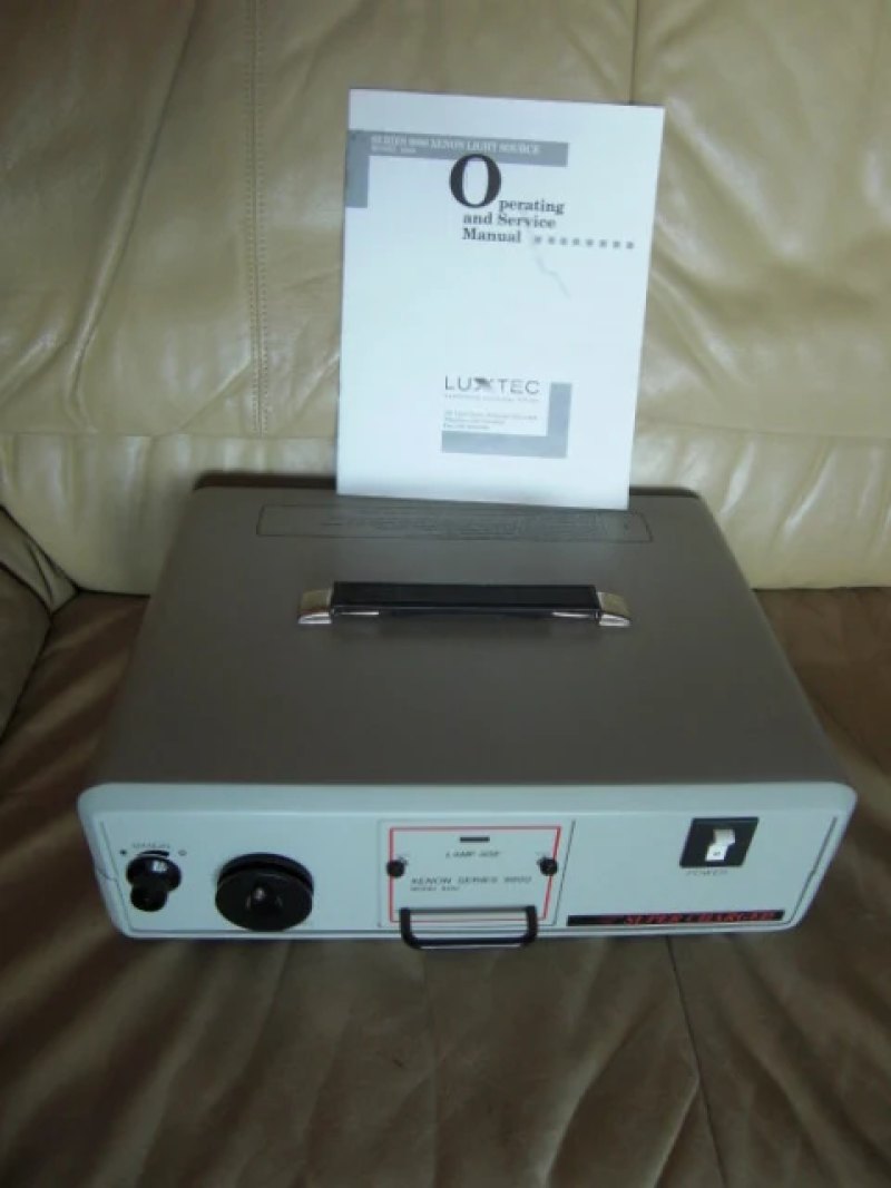 Luxtec Corp. Model 9300 Xenon Endoskopie Kaltlichtquelle (Xenon)