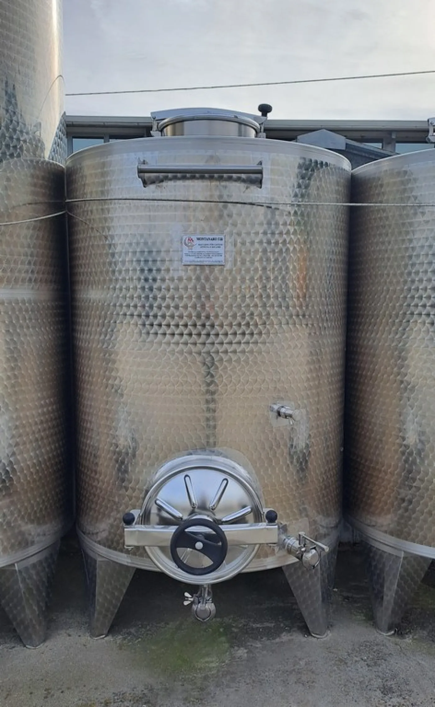 STAINLESS STEEL TANKS, CAPACITY 1700 LITERS, STORAGE MODEL ROUNDED BOTTOM, NEW EQUIPMENT - 2