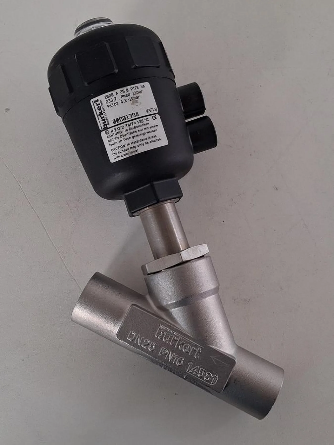 Bürkert 2000A Pneumatisches Schrägsitzventil DN25 PN16 PTFE - 1