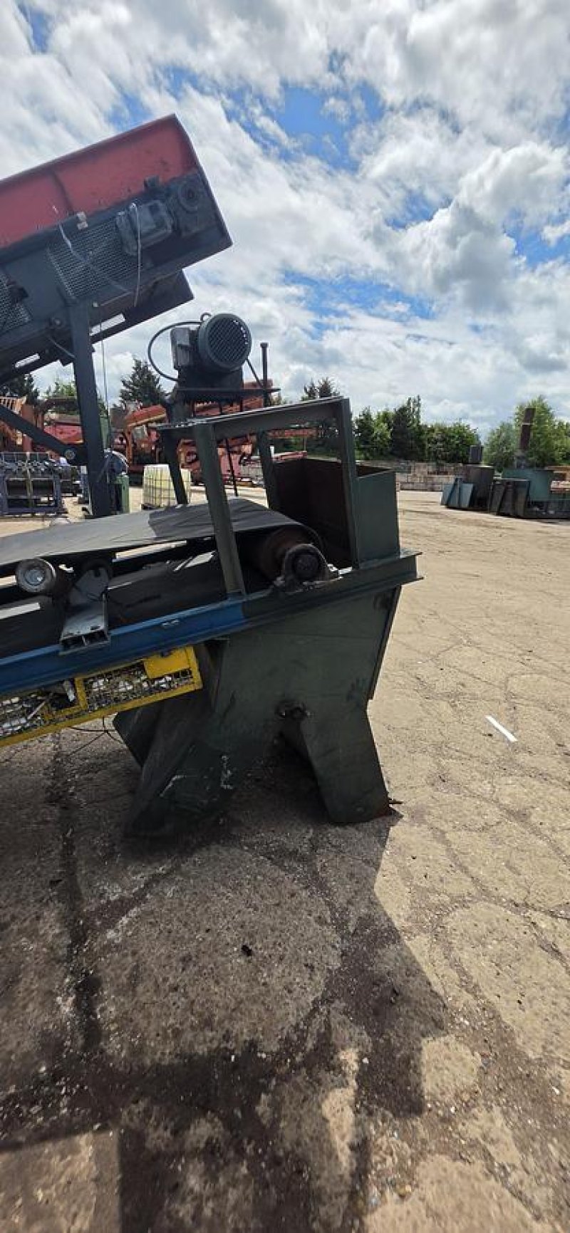 Infeed Conveyor W/Material Flow Switch