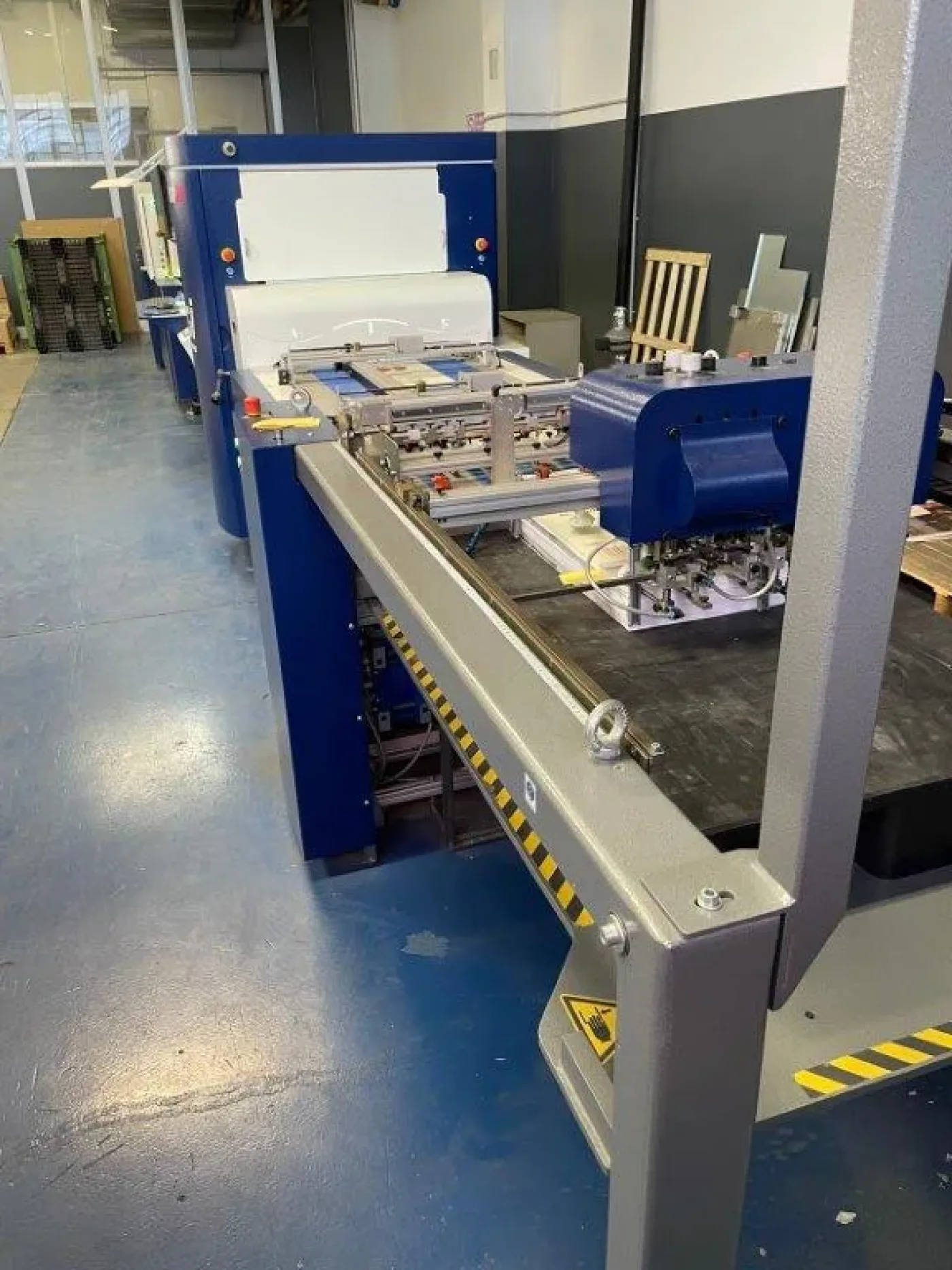 MGI Jet Varnish 3D & iFoil varnish spot UV coating machine - 7