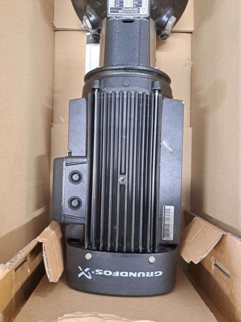 Grundfos Vertikale mehrstufige Kreiselpumpe CR 15-3 A-A-A-E-HQQE