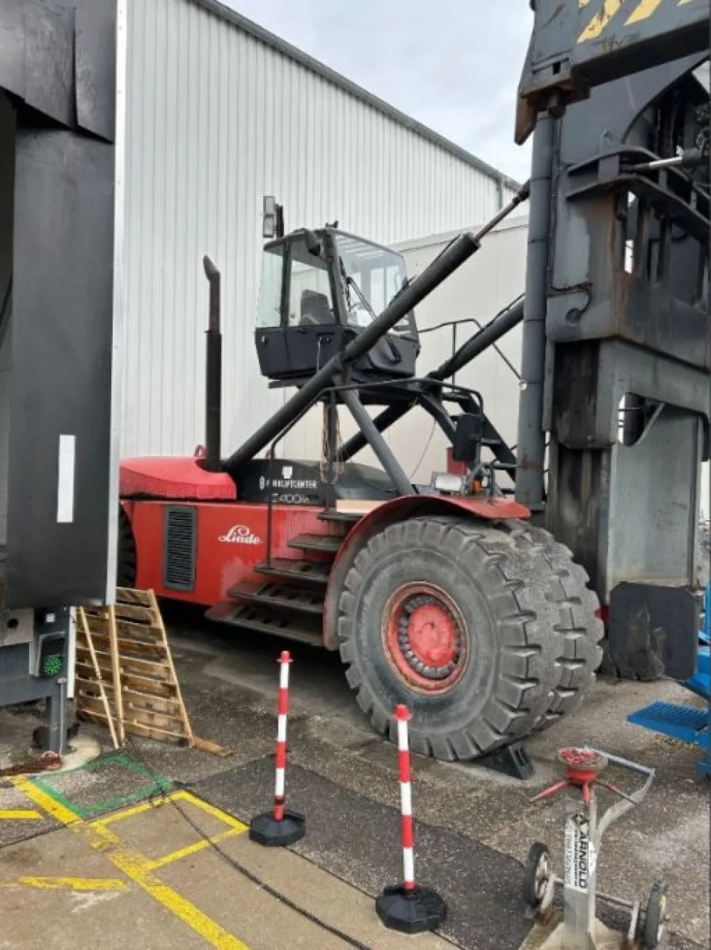 Containerstapler Linde C 400/4 356 (2005)