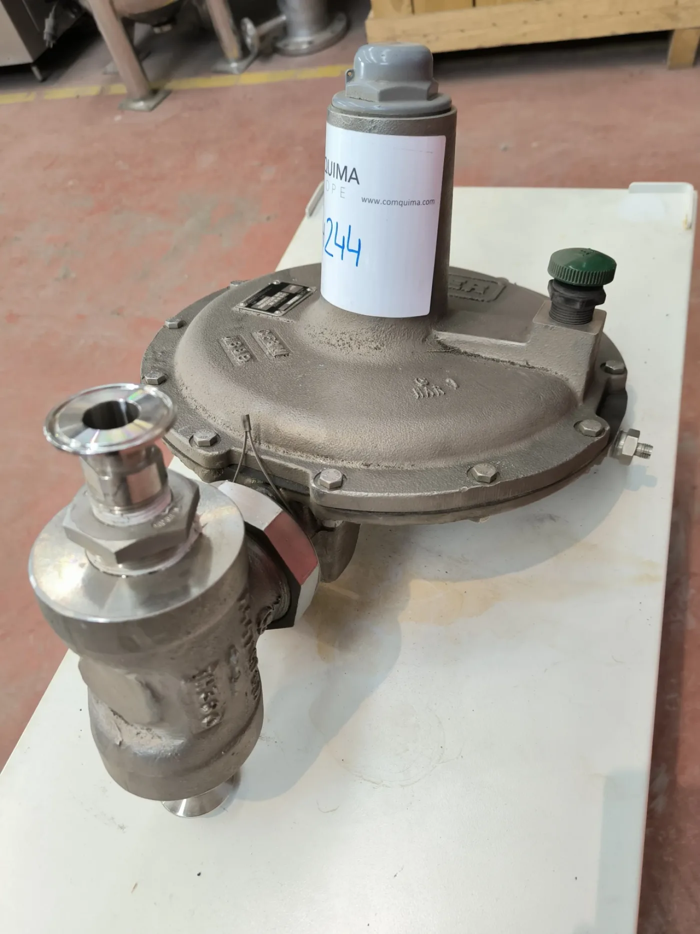VACUUM BREAKER EMERSON FISHER Y692VBM UNUSED - 3