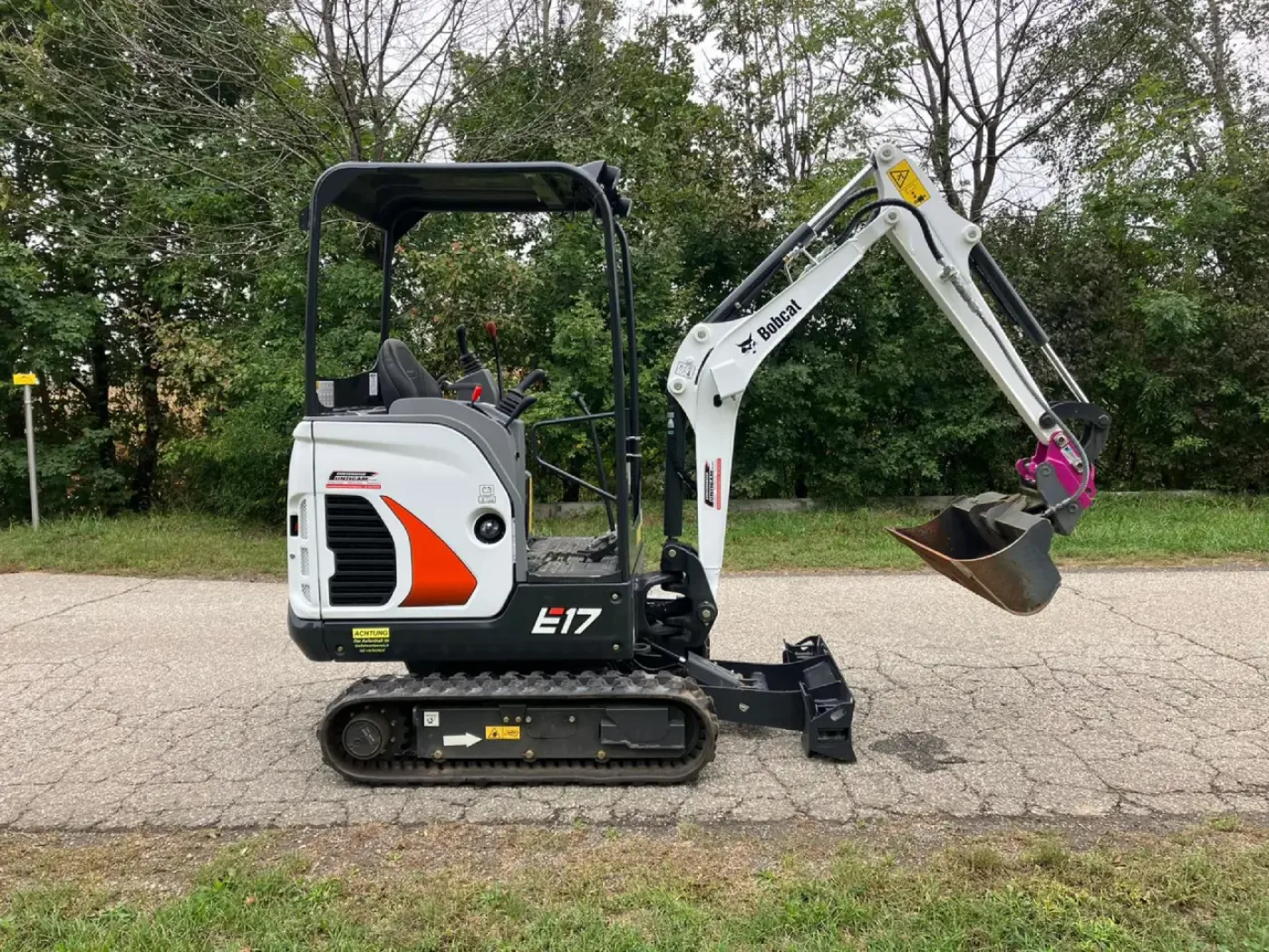 Bobcat - E17 - 7