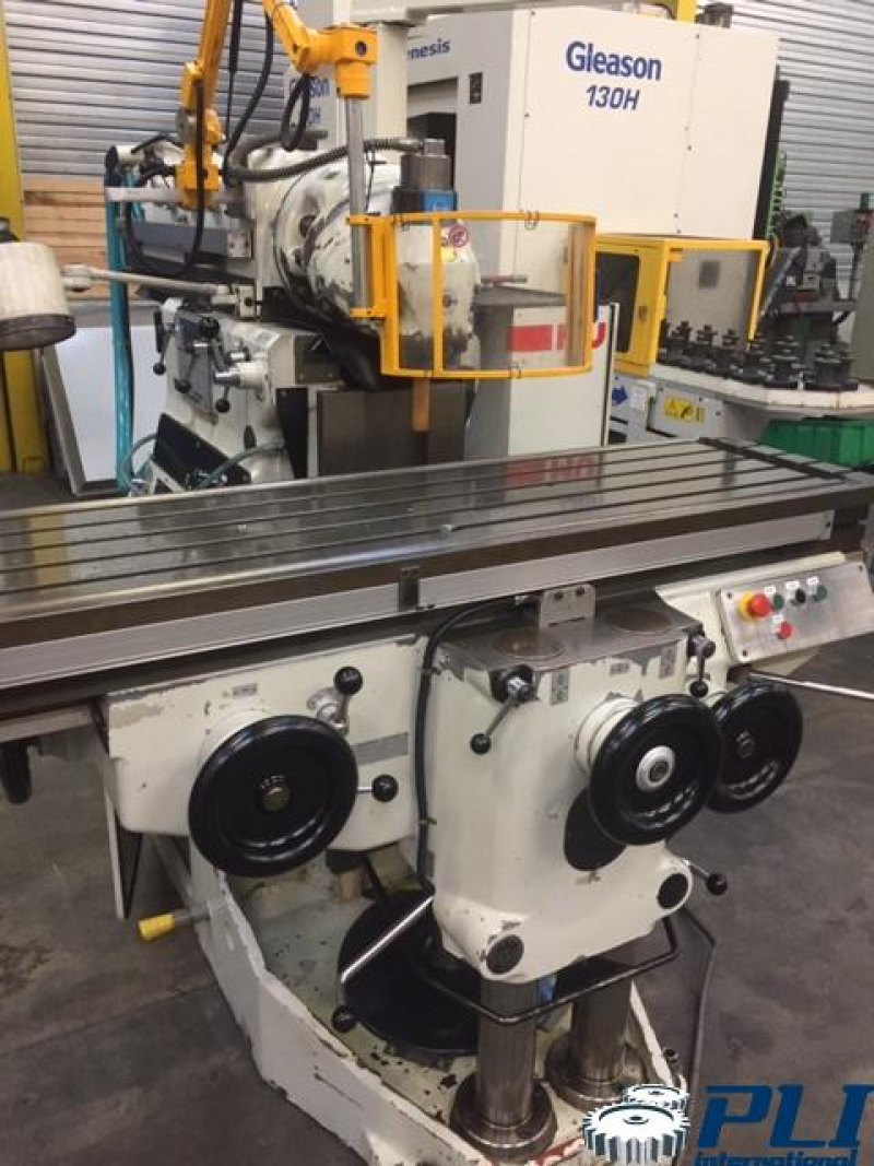 Conventional milling machine HURON MU6