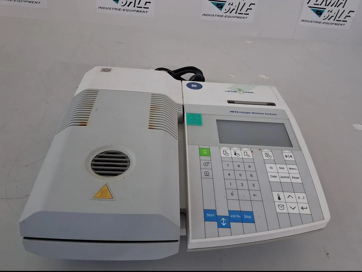 Mettler Toledo HR73 Halogen Moisture Analyzer - 1