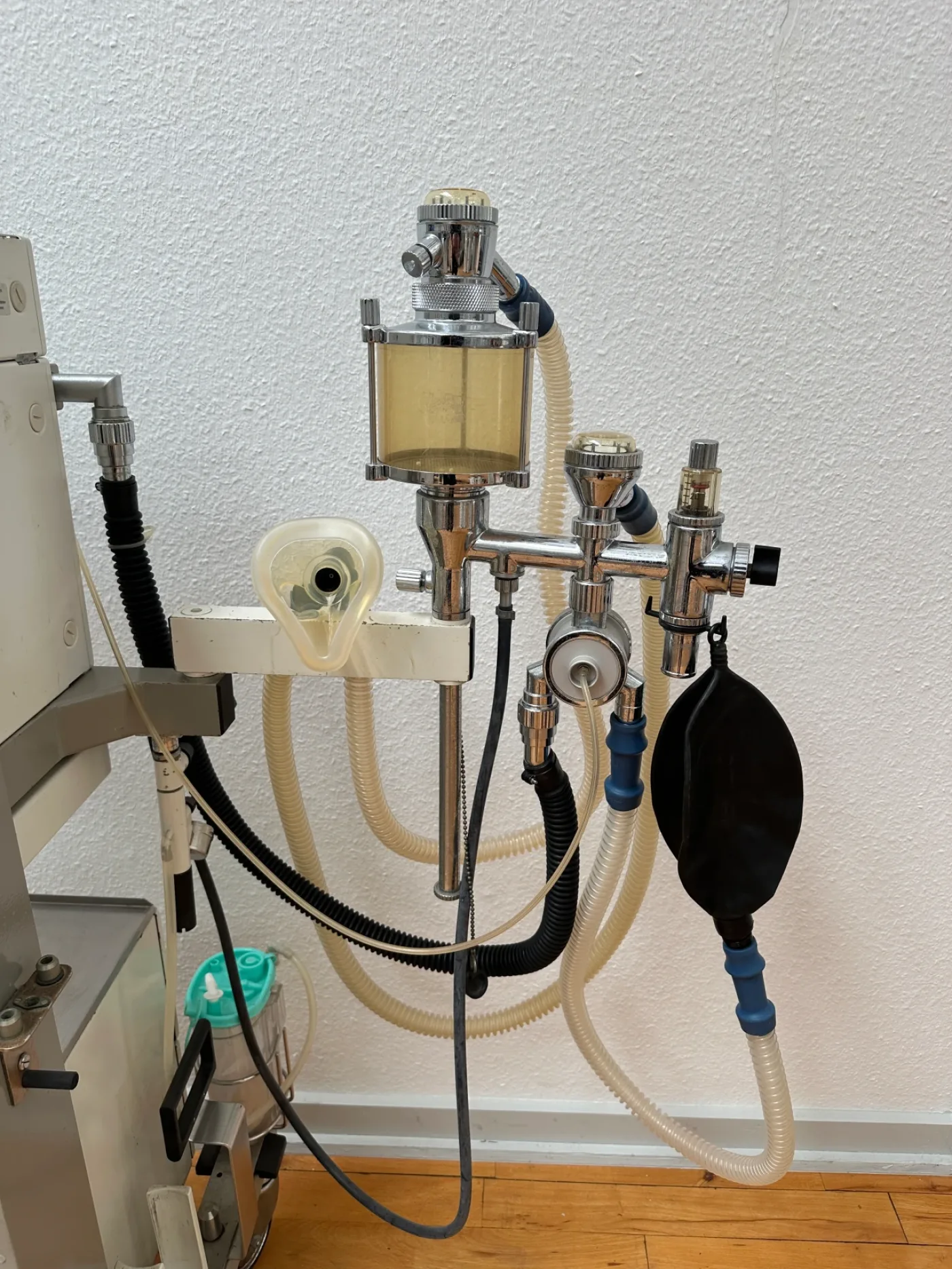 Dräger Sulla 800 V Narkosebeatmungsgerät - 7