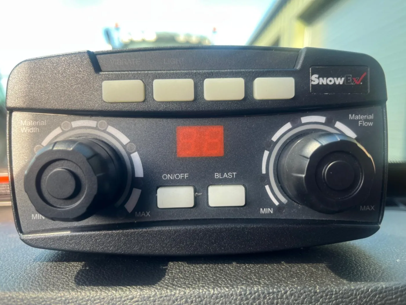 Helixx UTV Spreader - 8