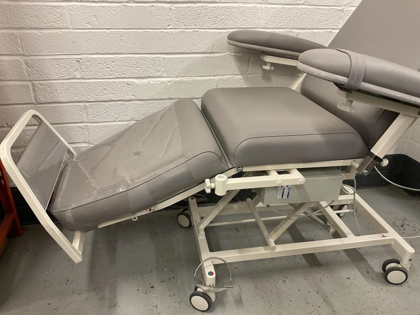 Digiterm Comfort 4B Therapy Couch - 6
