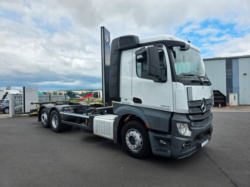 Mercedes Benz Actros 2542 L 6x2 BDF Retarder ADR