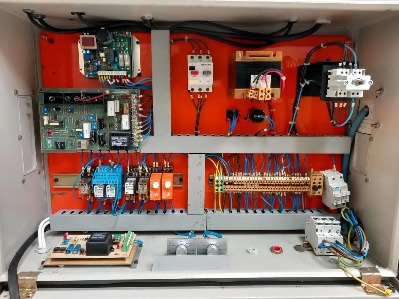 SOFFIATRICE FLACONI – PMA – MOD. KC16 - 5