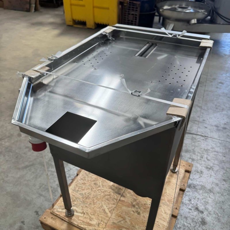 Gizzard Peeling Table, EMF, NEW