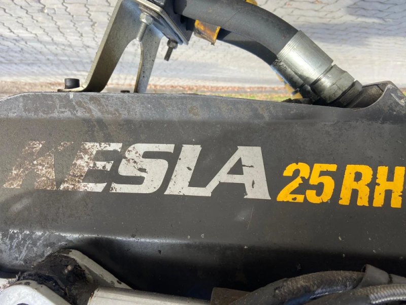 Hitachi - ZX 210-3 mit Schubharvester KESLA 25 RH