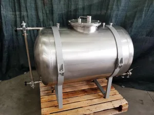 SERBATOIO IN ACCIAIO INOX – MOD. 500 L