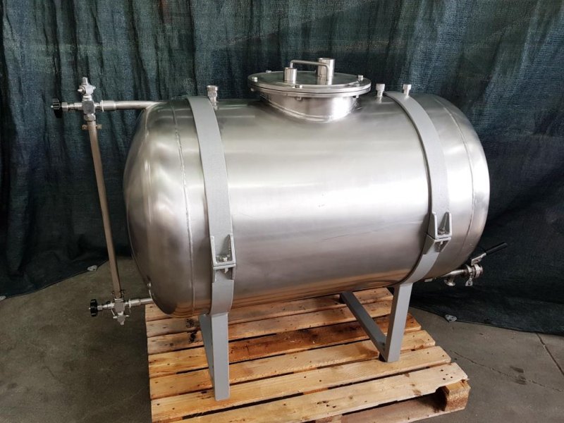 SERBATOIO IN ACCIAIO INOX – MOD. 500 L