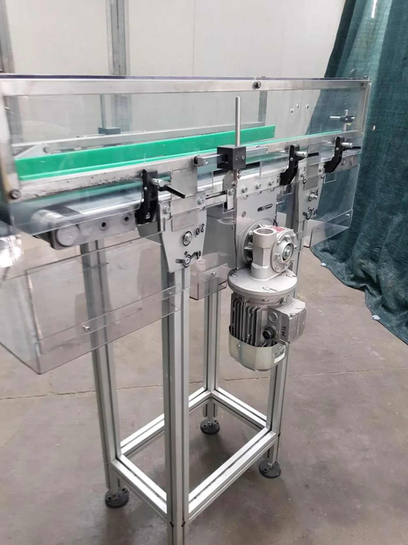 NASTRO A TAPPETO MOTORIZZATO CON VARIATORE DI VELOCITÀ - 8