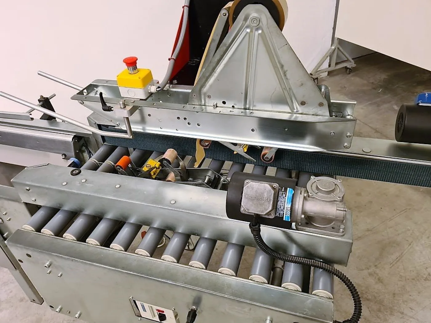 FORMATRICE NASTRATRICE PER CARTONI – SOCO SYSTEM – MOD. F100-3 - 3