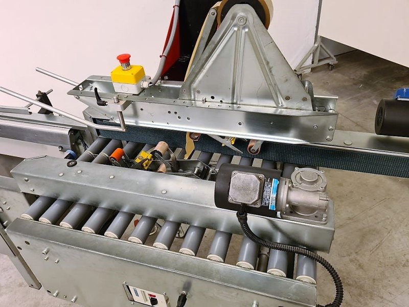 FORMATRICE NASTRATRICE PER CARTONI – SOCO SYSTEM – MOD. F100-3