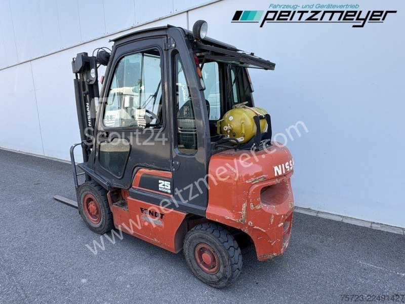 Nissan Gabelstapler 2,5 t. Gas mit Kabine und Heizung