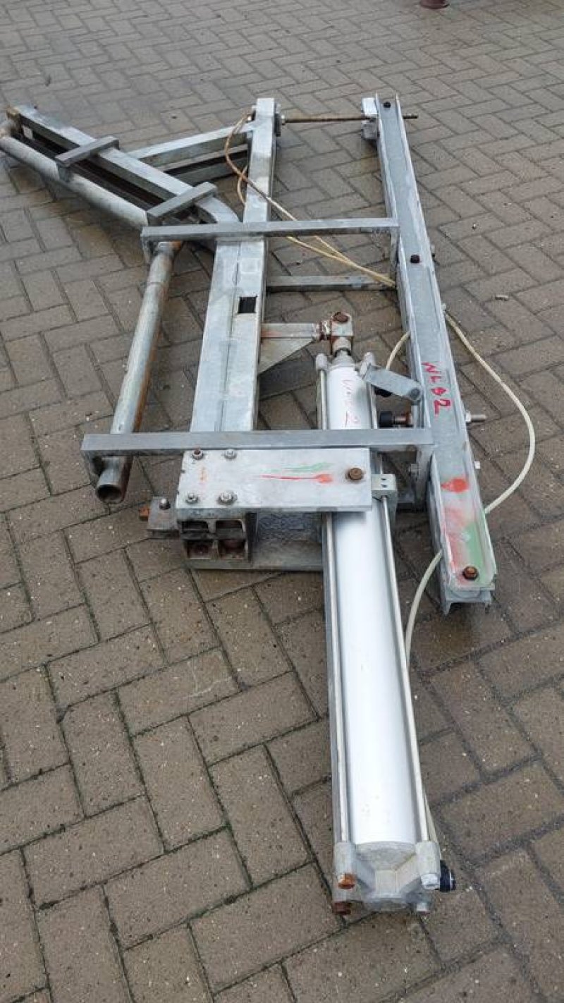 Walking beam lift