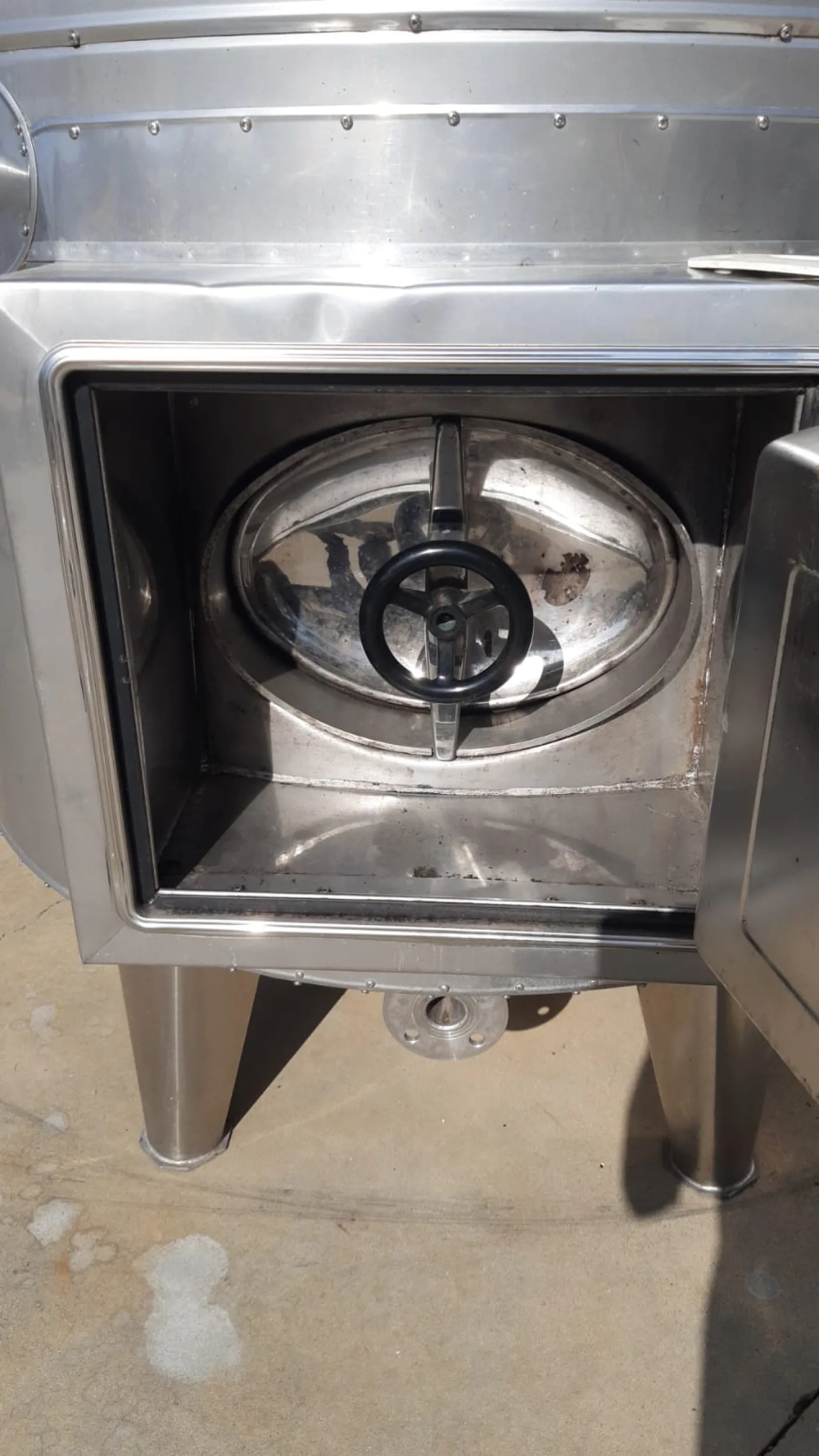 STAINLESS STEEL TANK CAPACITY LITERS 3000 (HL 30) ABOUT STORAGE MODEL WITH TOTAL INSULATION, SECOND-HAND EQUIPMENT - 2