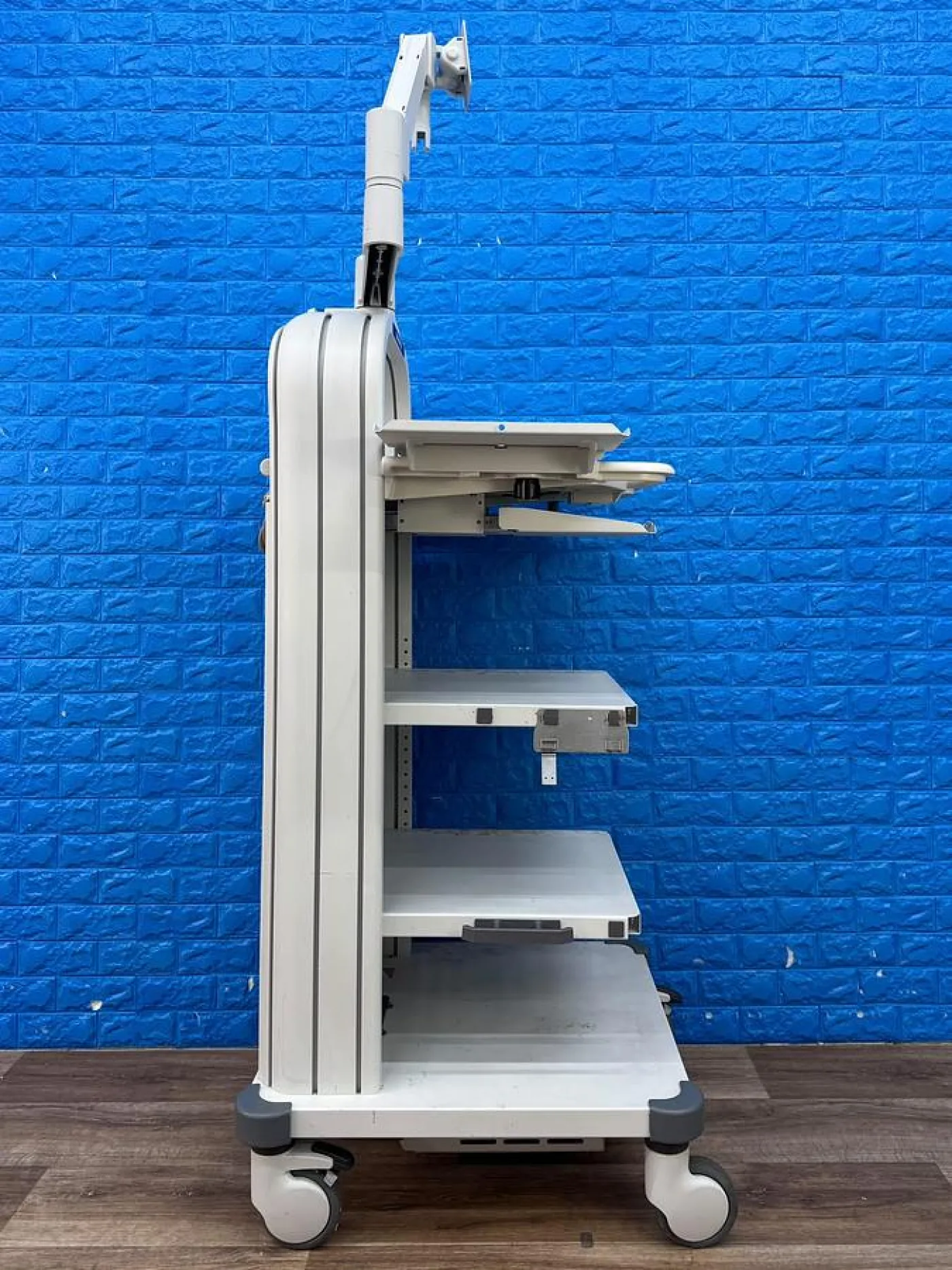 Olympus Trolley Model: WM-NP2 YOM: 2016 - 8