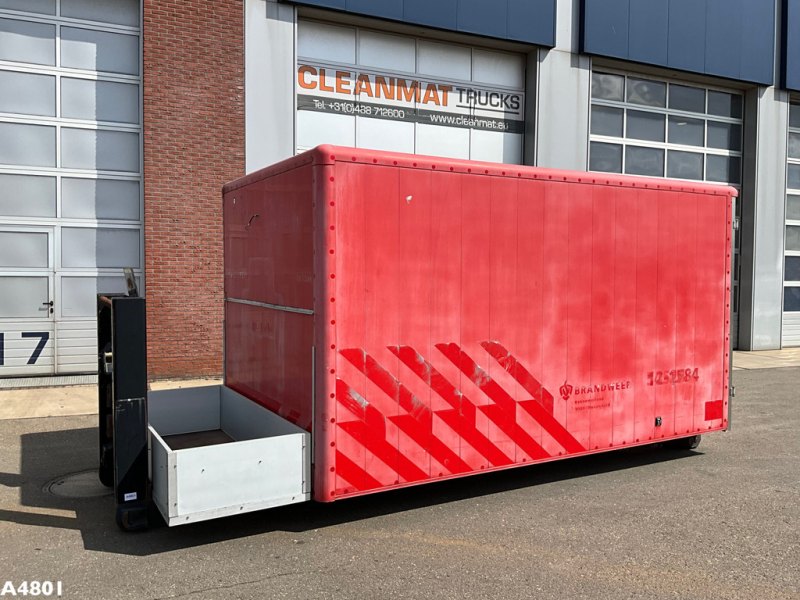 Gesloten 18m³ container met oprijrampen ex-brandweer!