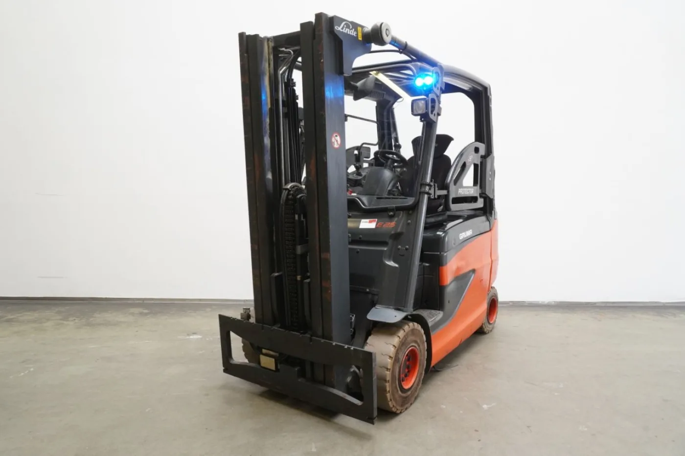 Frontstapler Linde E 25/600 HL 387 (2012) - 1