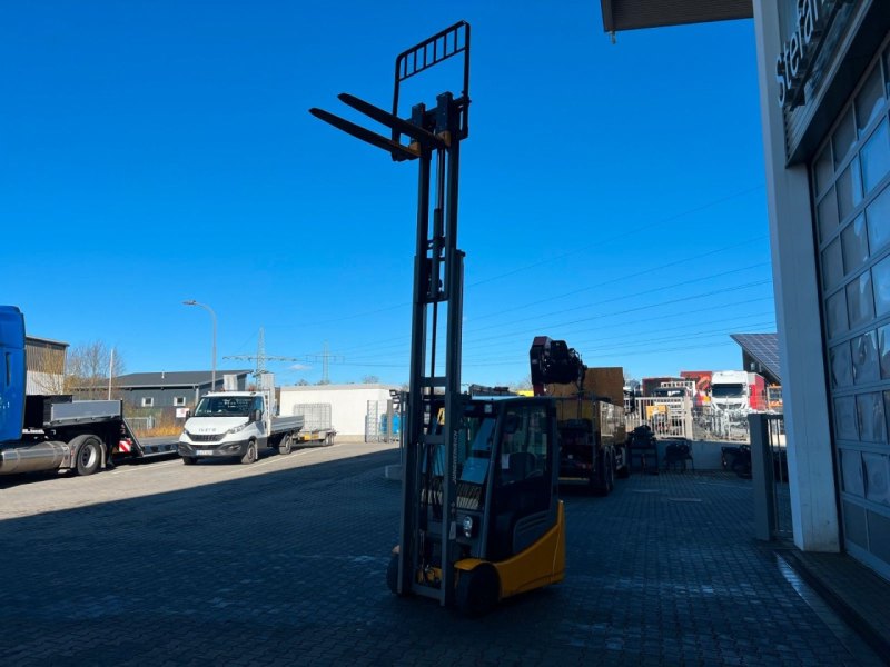 Jungheinrich EFG 215 / Triplex: 4.25m! / SS / nur 995h! Waage