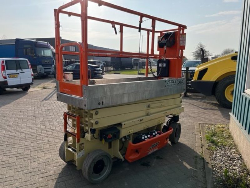 JLG 2030ES