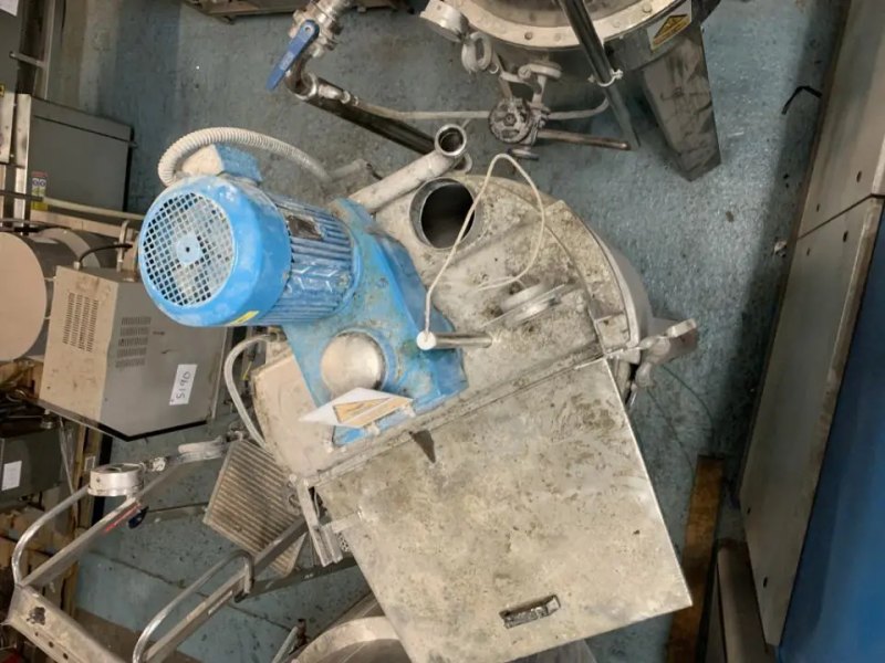 STAINLESS STEEL REACTOR 230 LITERS WITH AGITATION AND USED SHELL