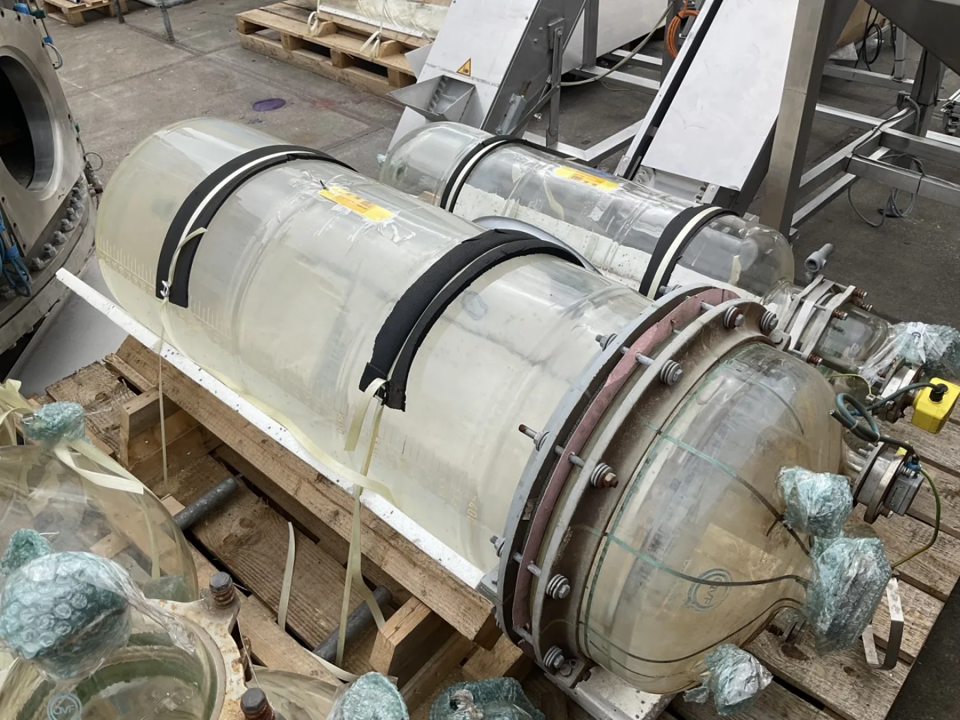 QVF Glasstechnik 400 Ltr - Vertical tank - 3