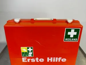 Heiland ? Erste-Hilfe-Koffer