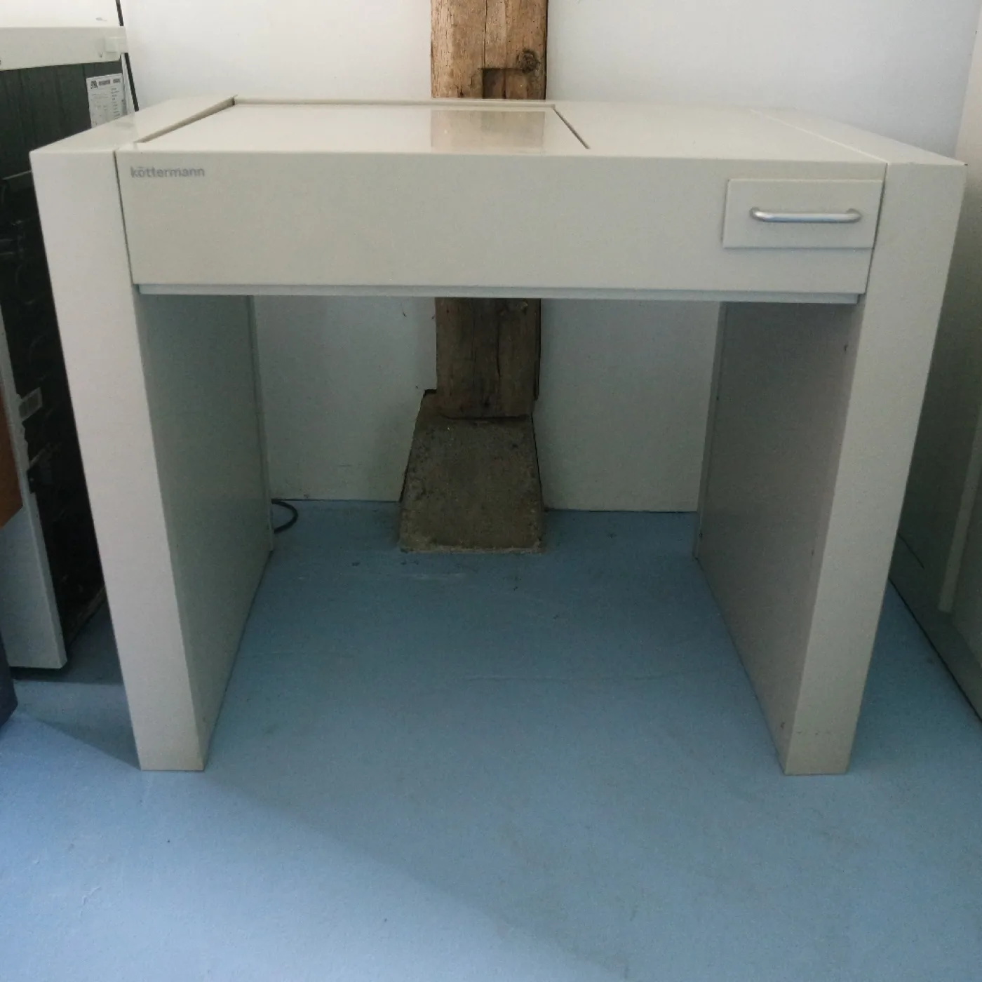 Used Kottermann laboratory weighing table - 1