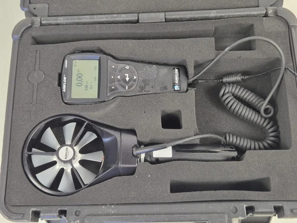 TSI Airflow LCA501 Rotating Vane Anemometer in Case