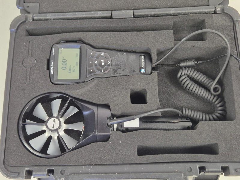 TSI Airflow LCA501 Rotating Vane Anemometer in Case