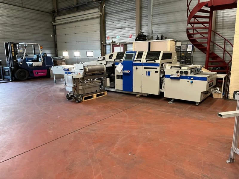 Kolbus DA 270 máquina de hacer tapas con cortadora de cartón en línea