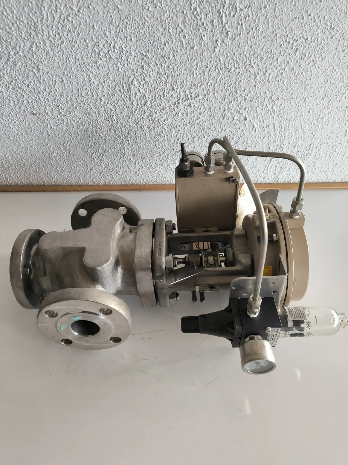 PROPORTIONAL SOLENOID VALVE SAMSON 3271 WITH PNEUMATIC ACTUATOR SAMSON 4765 UNUSED - 3