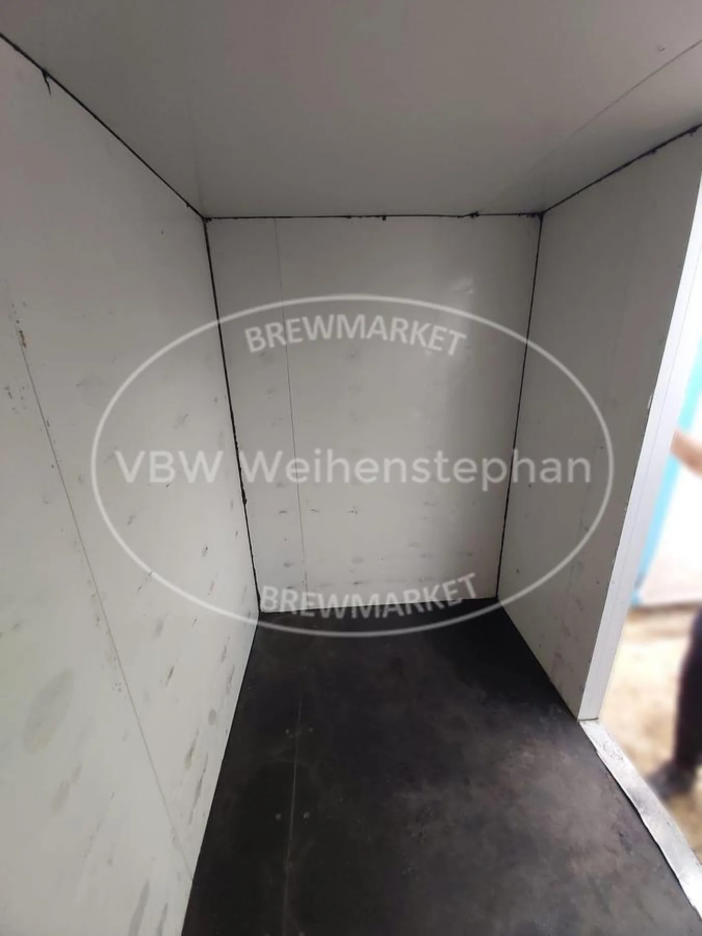 Cold room with cooling unit - 2