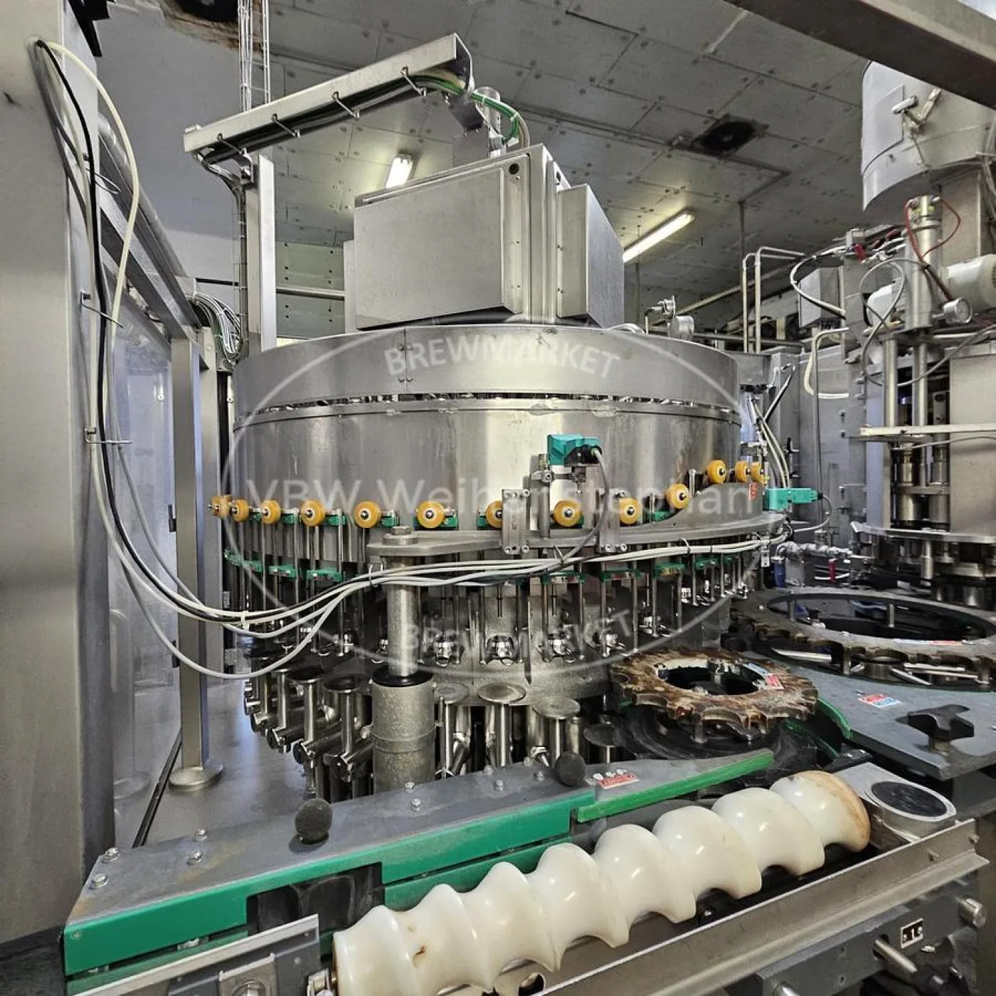 Glass bottle filler and capper - 7