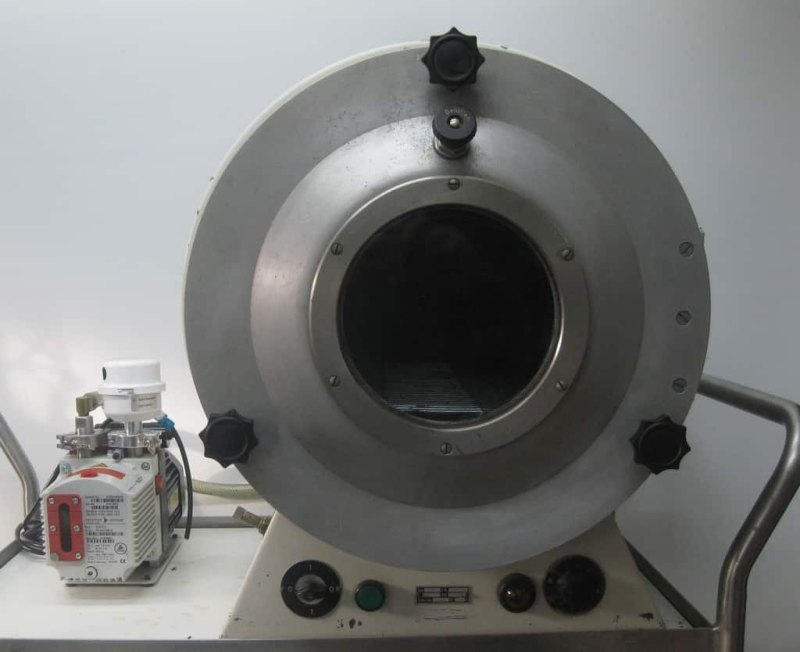 Heraeus RVT360 Vacuum-oven met Pheiffer Vacuumpomp