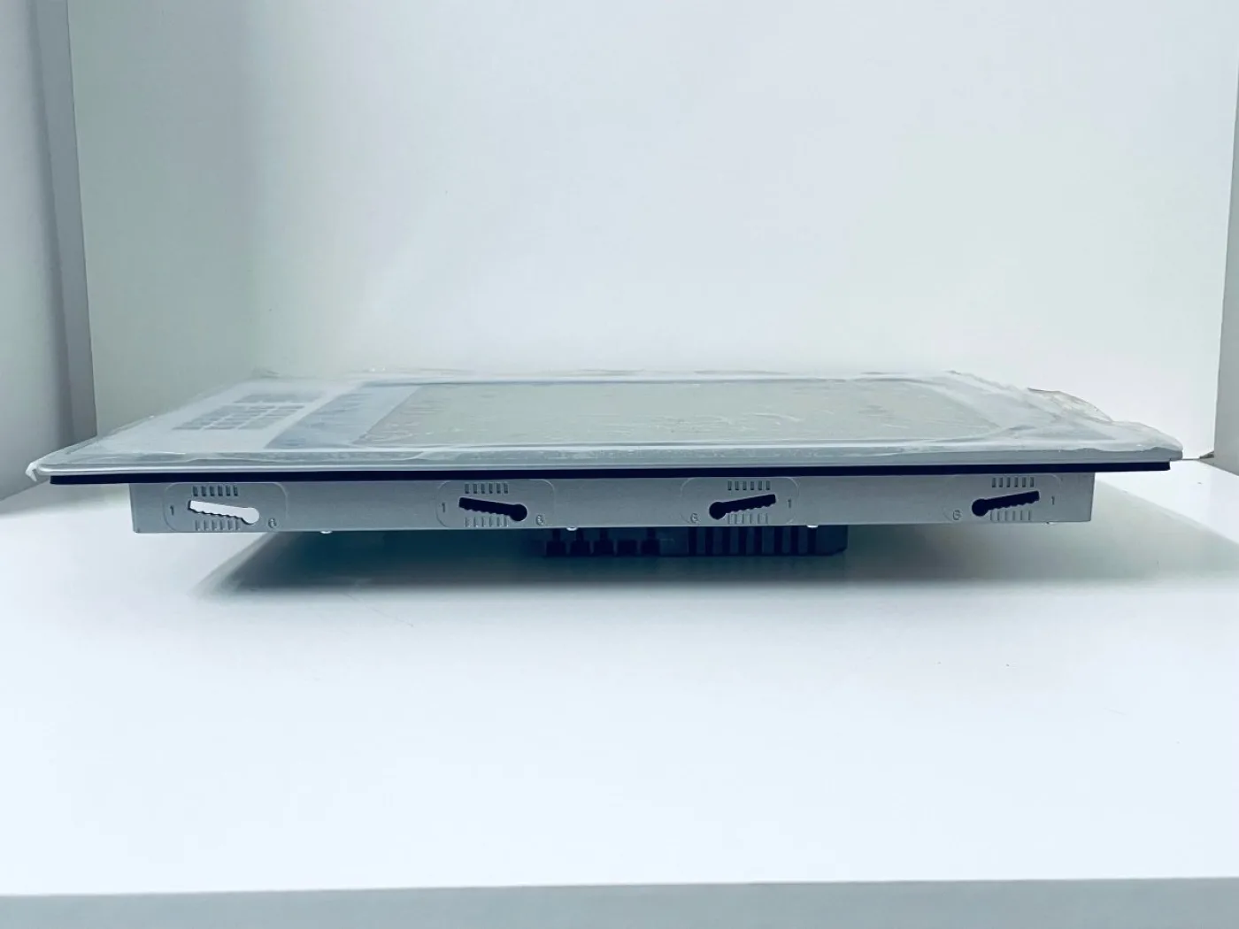 Allen- Bradley PanelView Plus 7 2711P-B15C22D9P Ser. A - 5