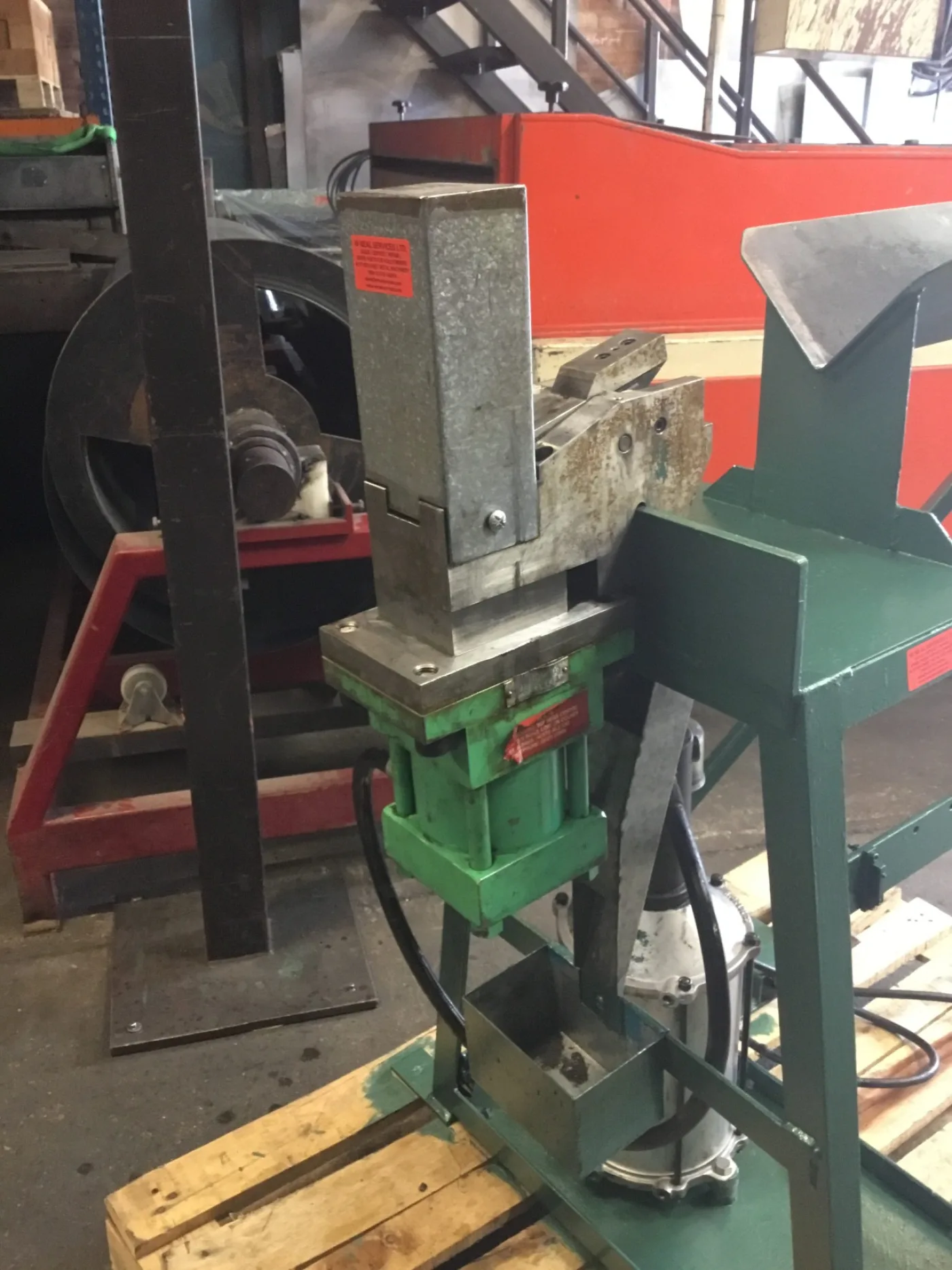Duct Slip Joint Pneumatic Corner Notcher 50mm - WNS - W. Neal Services Ltd - 3
