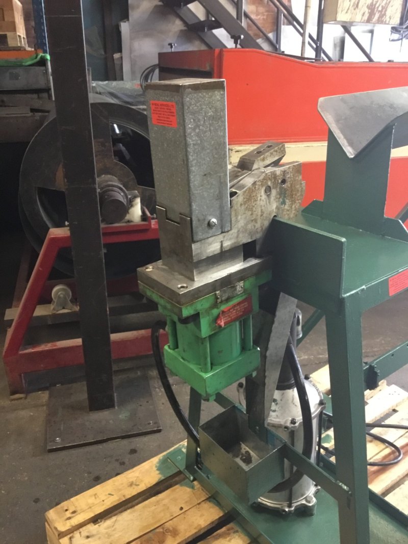 Duct Slip Joint Pneumatic Corner Notcher 50mm - WNS - W. Neal Services Ltd