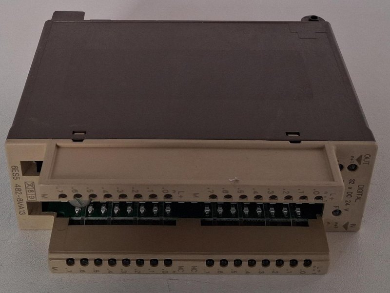 Siemens SIMATIC S5 6ES5 482-8MA13 Digital Output Module