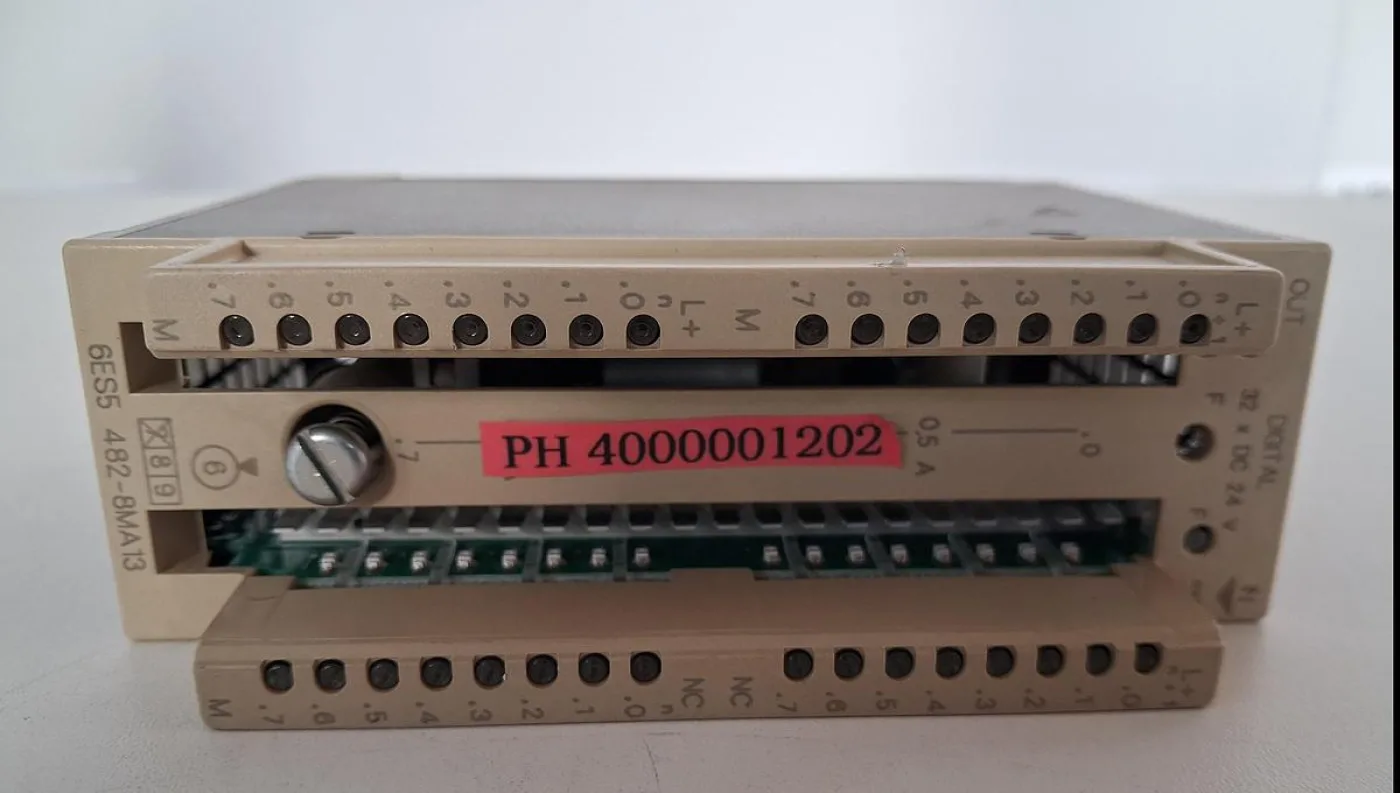 Siemens SIMATIC S5 6ES5 482-8MA13 Digital Output Module - 2